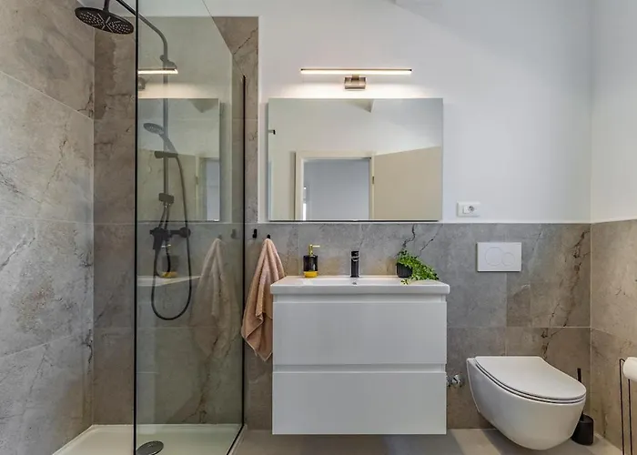 Veluana 2 With Terrace Apartment