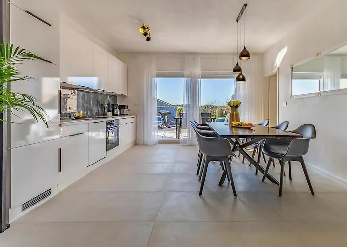 Apartment Veluana 2 With Terrace