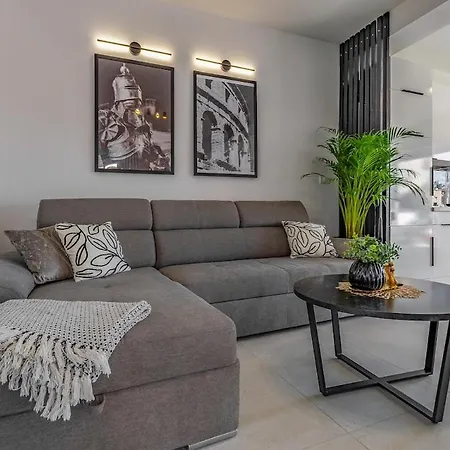 Veluana 2 With Terrace Apartment *