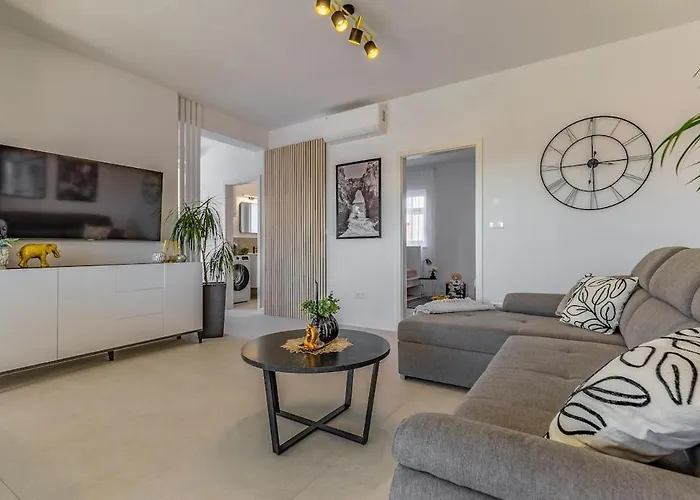 Veluana 2 With Terrace Apartamento Pula