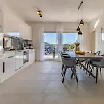 Apartament Veluana 2 With Terrace